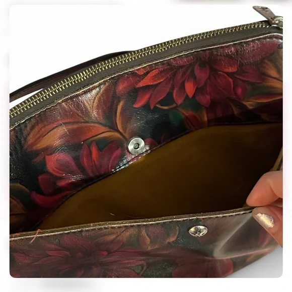 Patricia Nash Kirby East West Floral Leather Crossbody Bag - Picture 4 of 10